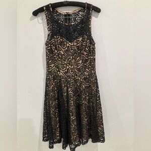 Fitted Top and Loose Skirt Lace Dress